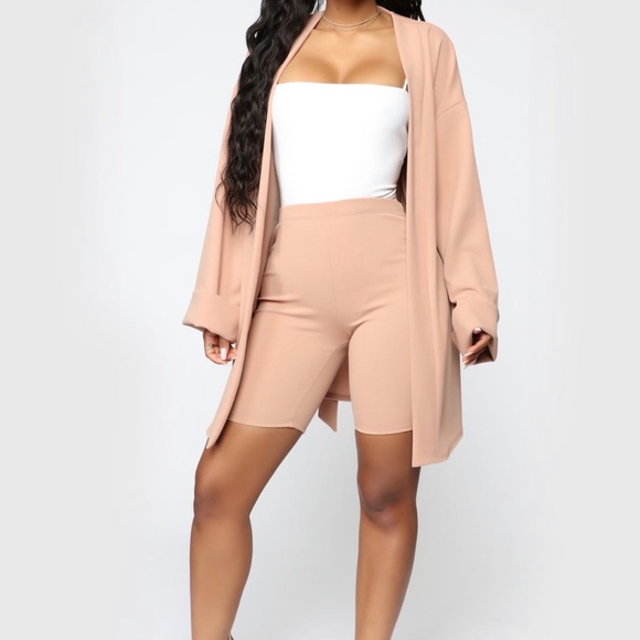 Taupe 2piece oversized blazer & biker short set. - Picture 5 of 5
